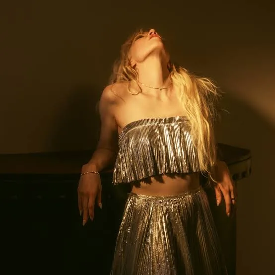 Carly Rae Jepsen 'Day and Night' First Week Album Sales?